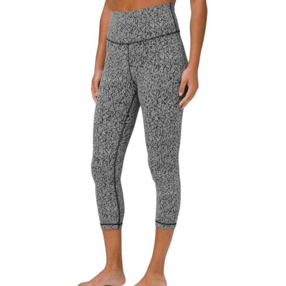 LULULEMON ATHLETICA Wunder Under High-Rise Crop 21' Size 6 - Picture 2 of 5